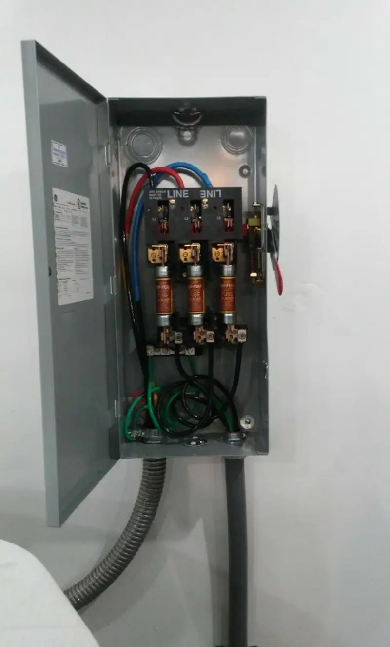 Three-phase disconnect switch installed for Smoke Detector Installation in Morrison